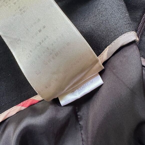 Burberry Black Wool Skirt with Pleated Detail and Pockets Size 10 US - Picture 14 of 14